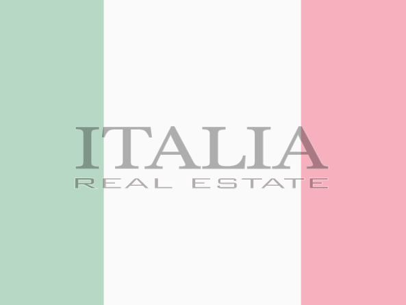 Trilocale in Milano, via Gozzoli. Libero al rogito.